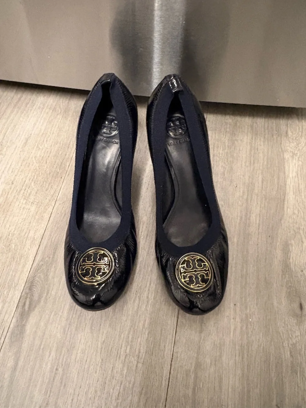 Tory Burch Navy Patent Leather Pumps with Logo Detail Size 11